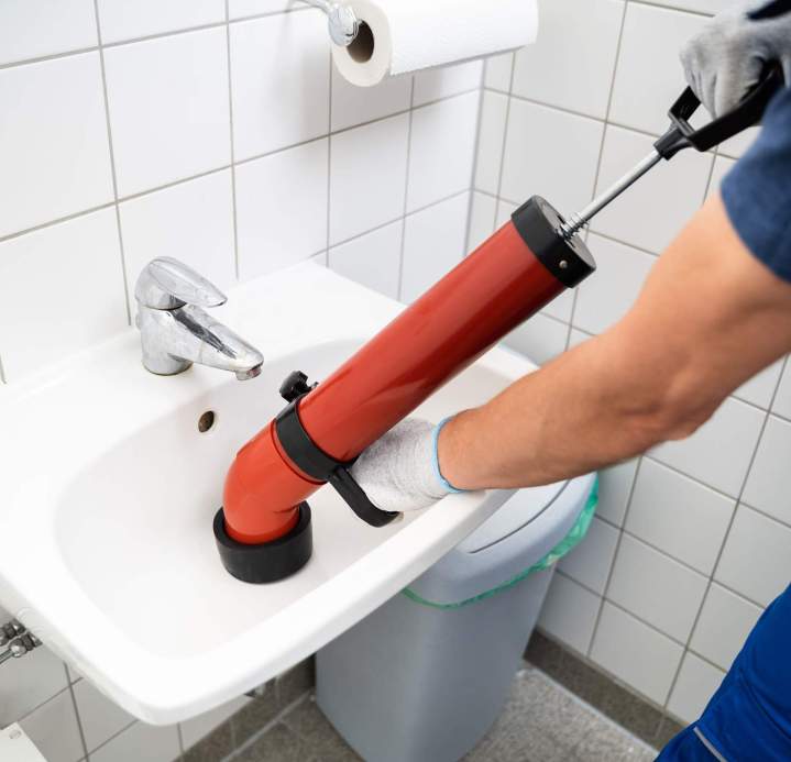 Recherche de fuite et dépannage sanitaire urgent.